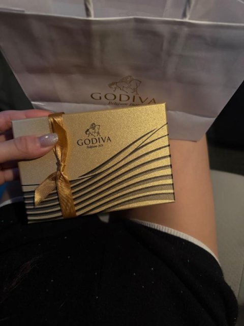 本指名様より🎁GODIVAありがとう😆🙏🏻💕