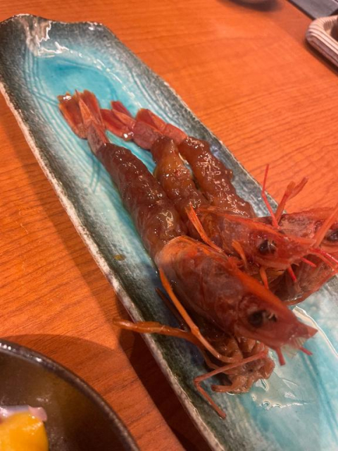 また