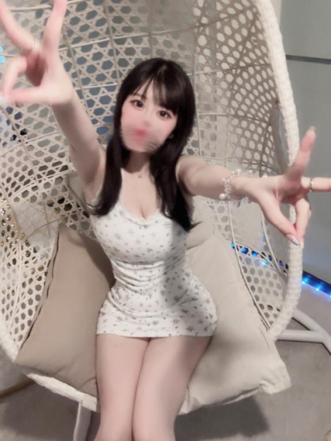 ご機嫌な巨乳が歌舞伎町にて待つ。