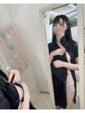 隙間から...