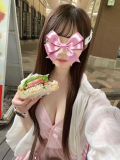 谷間見えてる服とか着ちゃう👙
