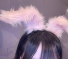 また