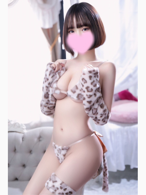 細身巨乳は嫌いですか?♡