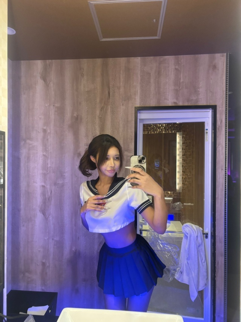 実は現役〇〇です♡
