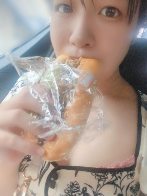 明日は休みっ
