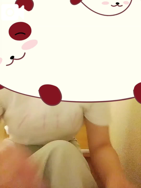 脱ぎ脱ぎチラ見せ動画