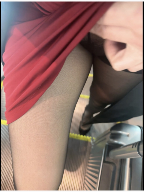 チラ見せなのに、見えちゃった❓