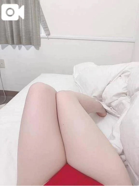 💗ベッドの上で…こっそり💗