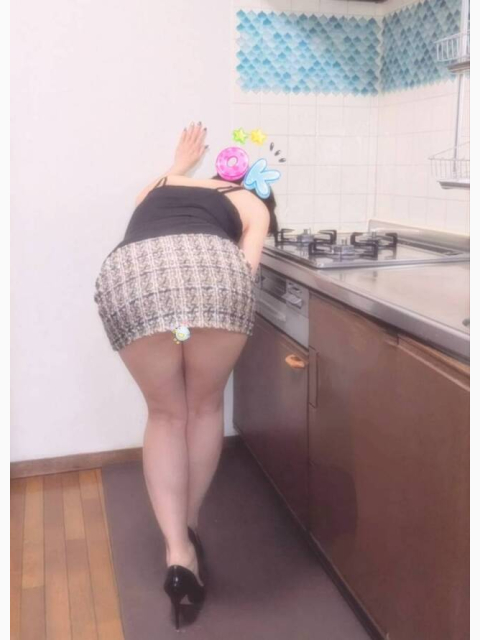 こんな格好で、待ってたらどうする...？