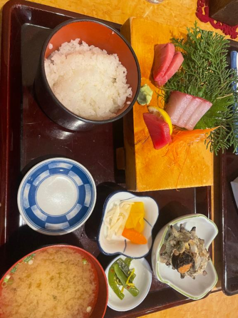 休日に