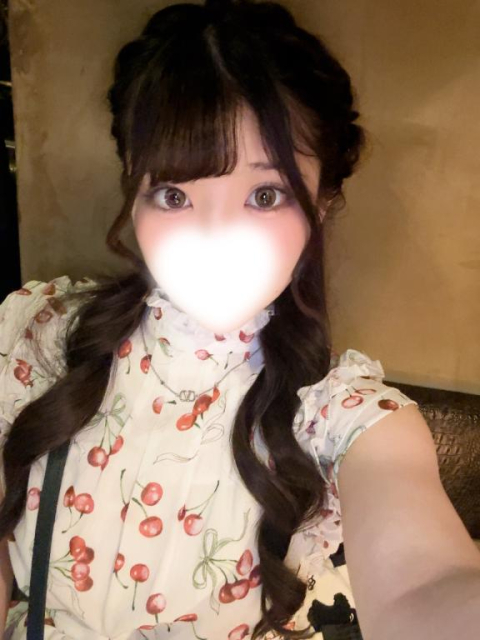 目合うと逸らしちゃう♡