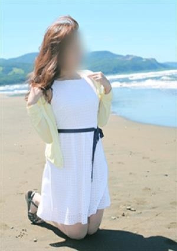 上原 彩葉、花びら美人 7