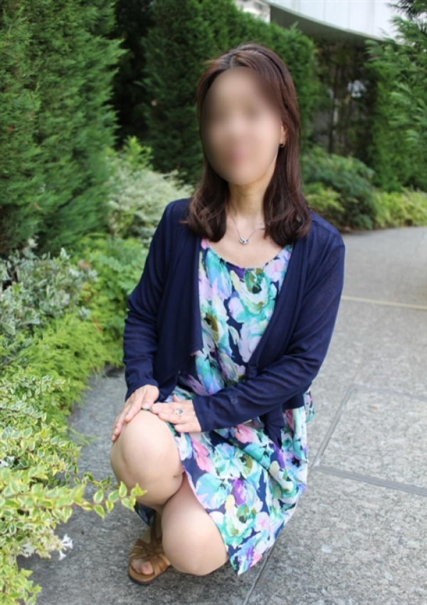 ゆりえ、かわいい熟女&おいしい人妻 池袋店 2