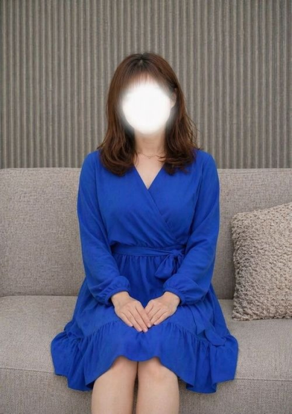 人妻禁断の裏顔、なみ
