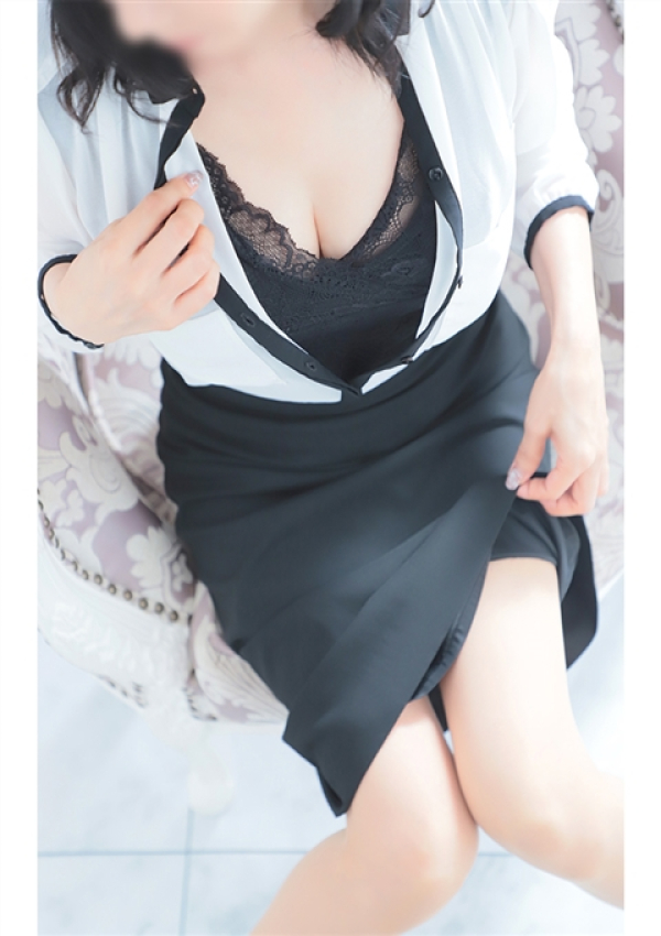 りさ、性腺熟女100% 6