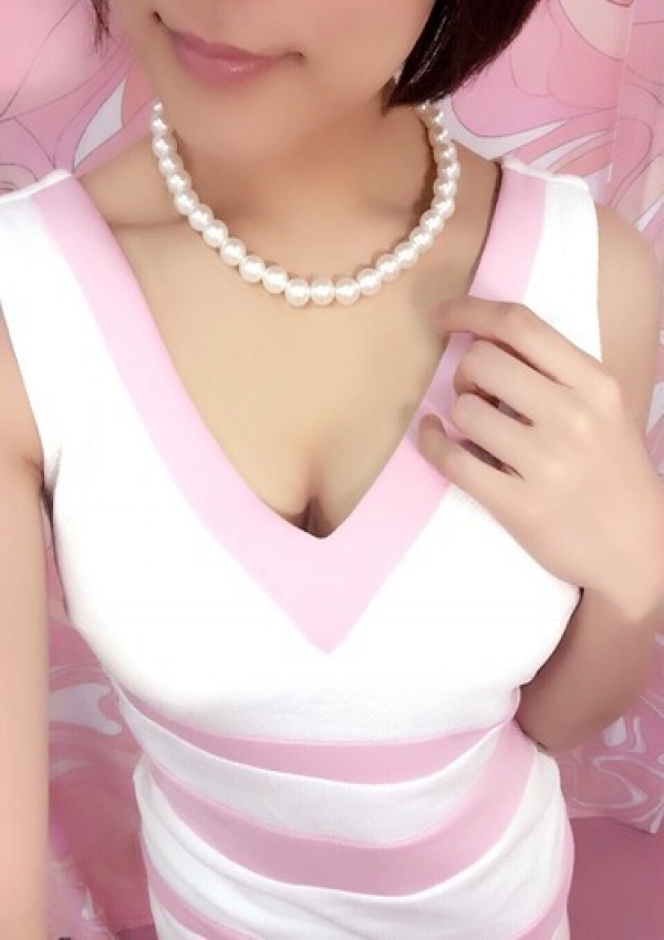 Moeri モエリ、XOXO Hug&Kiss 神戸店 1