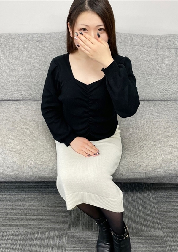 椎名 しの、未熟な人妻