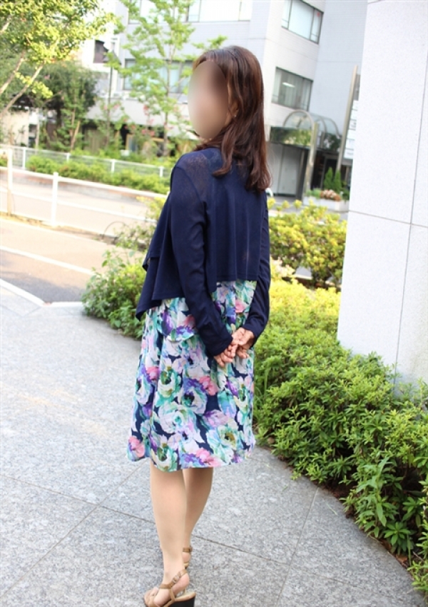 ゆりえ、かわいい熟女&おいしい人妻 池袋店 4