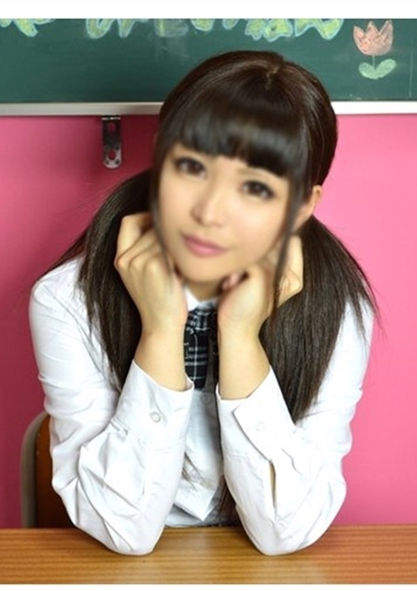 まゆみ、18歳19歳の素人専門店 渋谷素人コスプレ学園 1