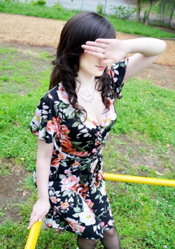詩音、高級人妻デリヘル カトレア東京 3