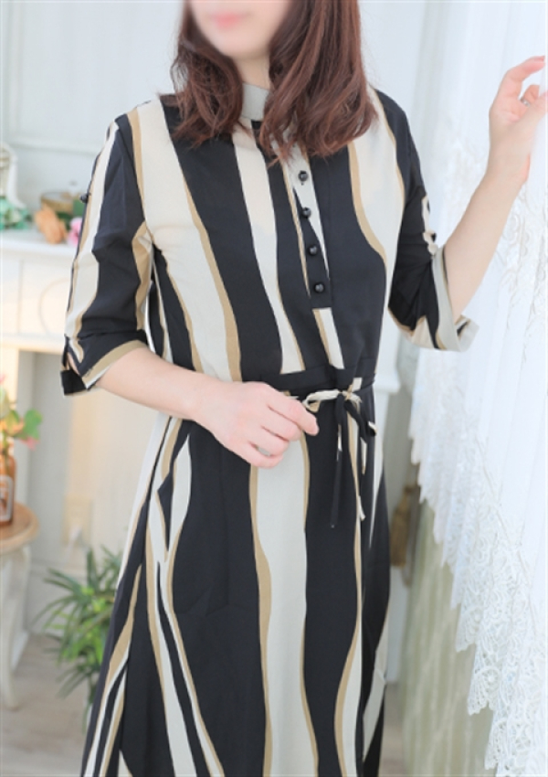 姫野まゆ、Mrs.Revoir-ミセスレヴォアール- 1