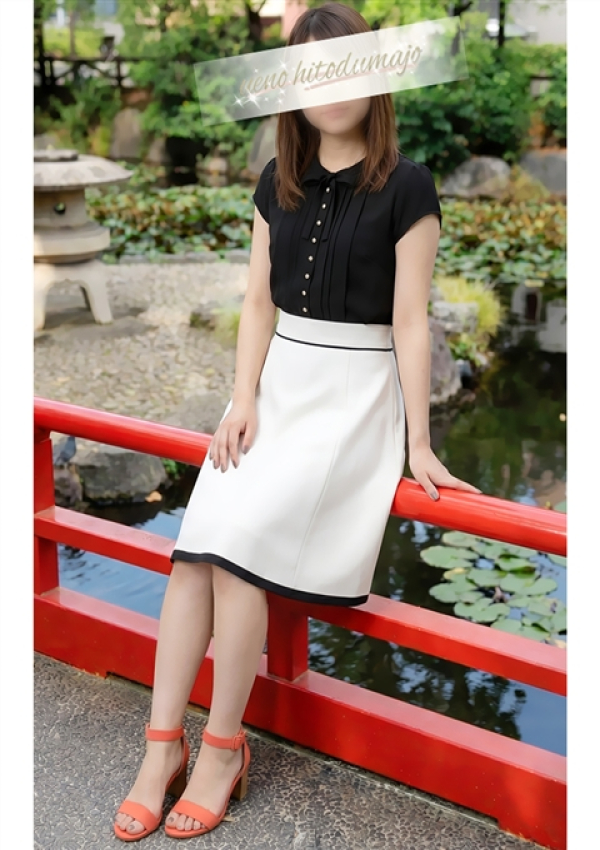 由利(ゆり)、上野人妻城 4