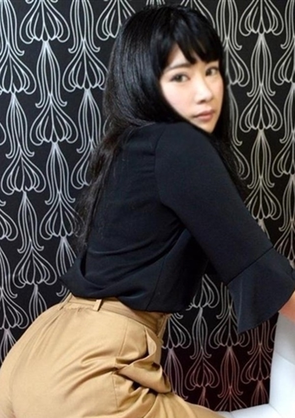 ひとみ、スキモノ妻