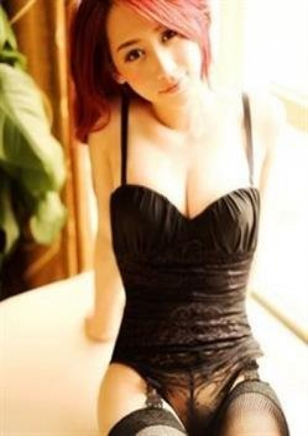 レイラ、女優 2
