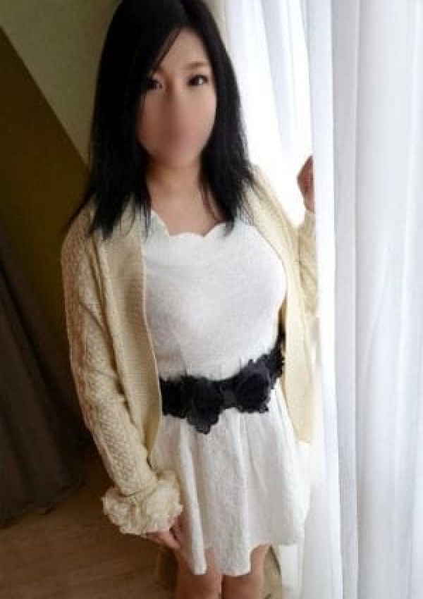 モモ、淫乱人妻GODハウス 1