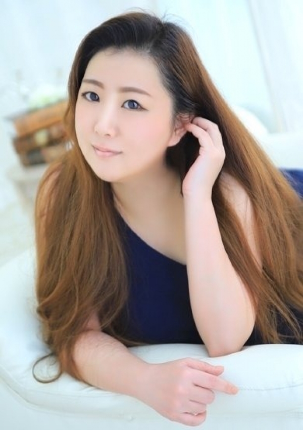 坂本 ゆきな、淫らに濡れる人妻たち日本橋店 4