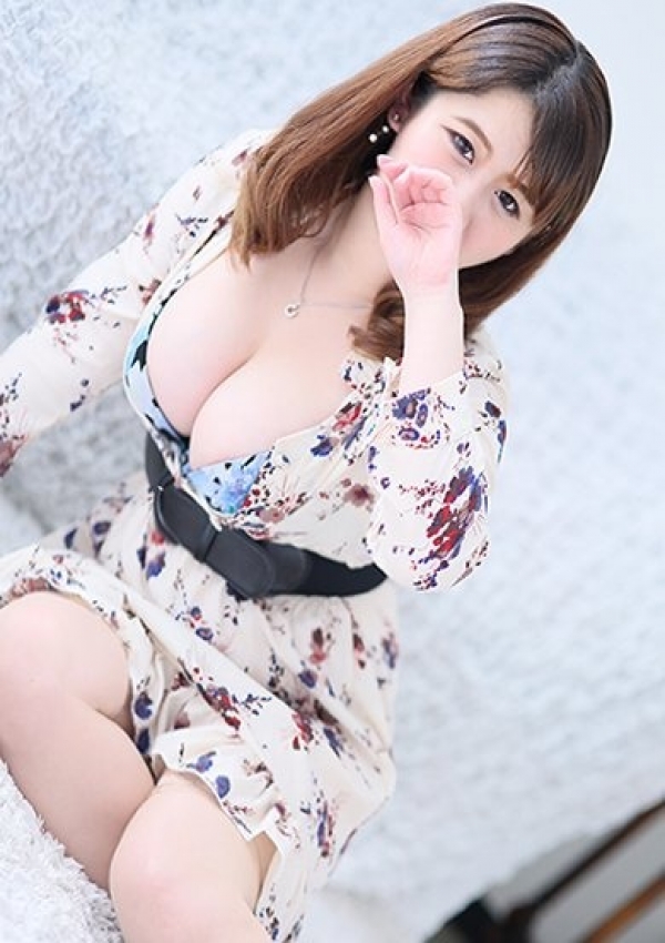 美々/Vivi、VERY 8