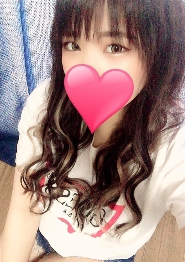 顔射で喜ぶ変態娘♪、わいせつ倶楽部 神戸店 1
