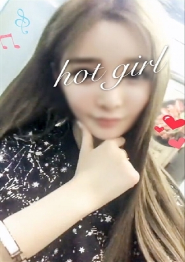 あい、Hot girl