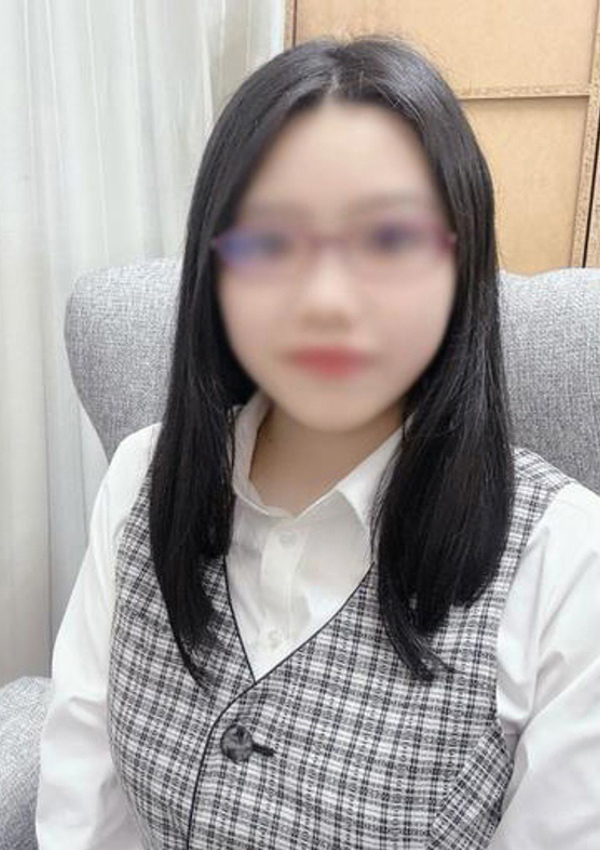 鏡えむ、淫乱OL派遣商社 斉藤商事