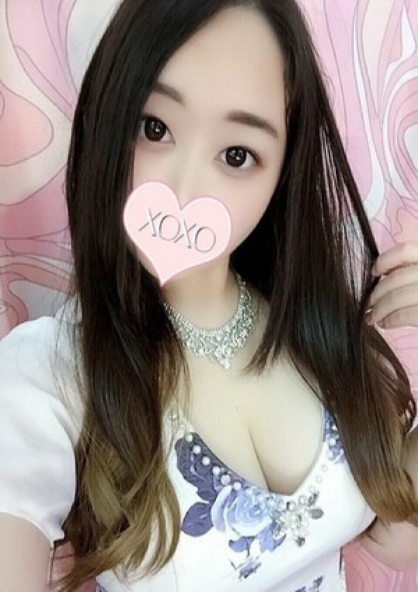 Yuuna ユウナ、XOXO Hug&Kiss 神戸店