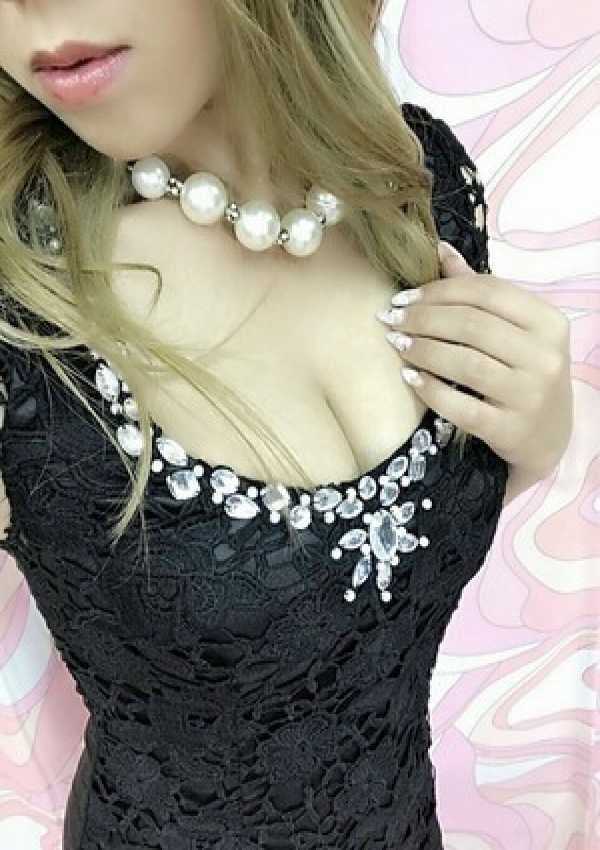 Yukino ユキノ、XOXO Hug&Kiss 神戸店