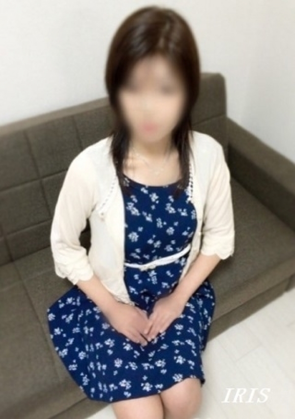 えり、気になるとなりの美人妻 博多人妻 アイリス 2