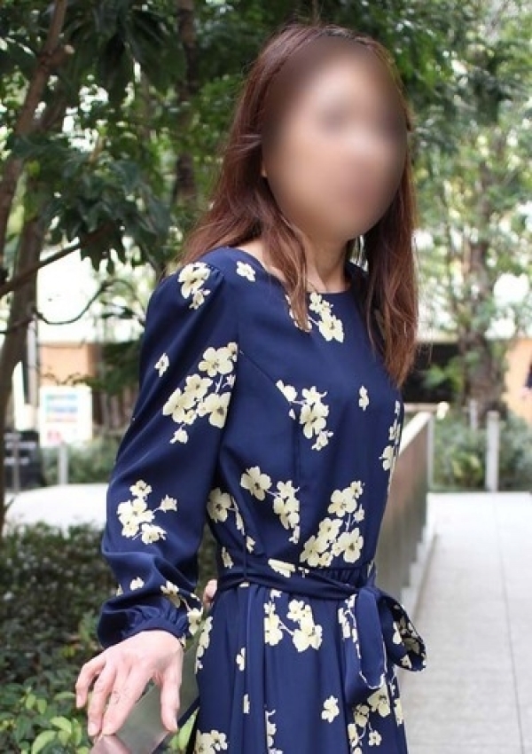 まひろ、かわいい熟女&おいしい人妻 池袋店 1