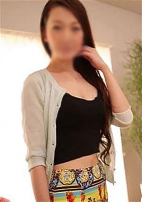 はつみ、ちょっぴり大人の福岡美人 桃色吐息 2