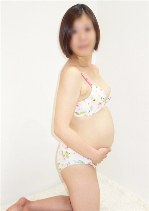 れみ、池袋・裸乳房(らまんま)巨乳・貧乳・母乳・妊婦のお店 3