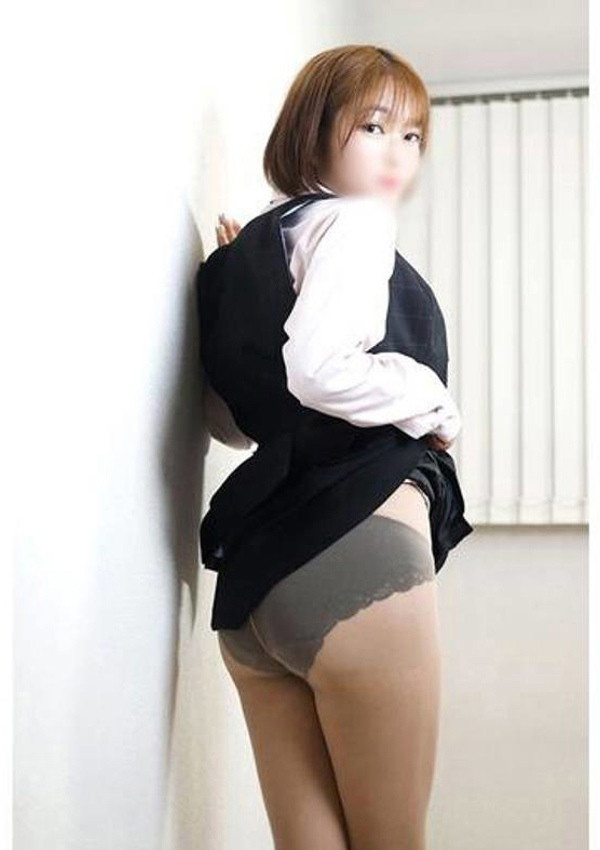 浅丘みなみ、淫乱OL派遣商社 斉藤商事 4