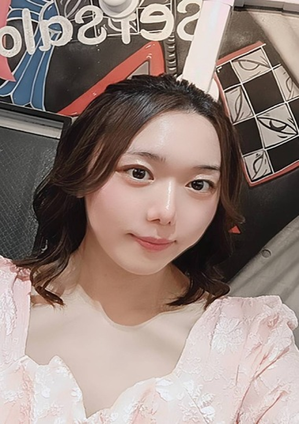 佐々木みなみ、高級ニューハーフヘルスシーメールレジェンド大阪梅田店