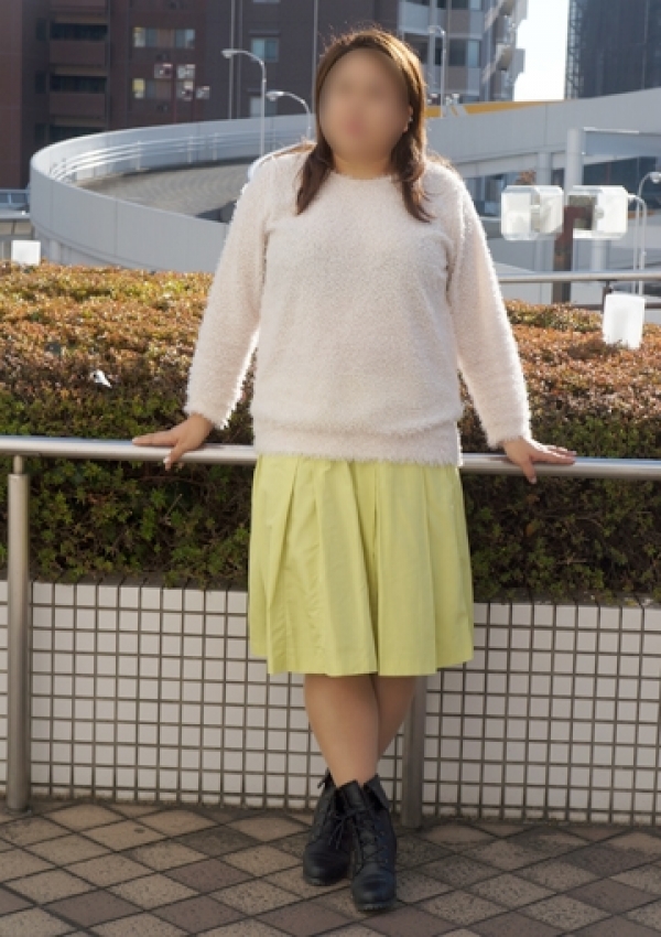 カナ、かわいい熟女&おいしい人妻 町田店 2