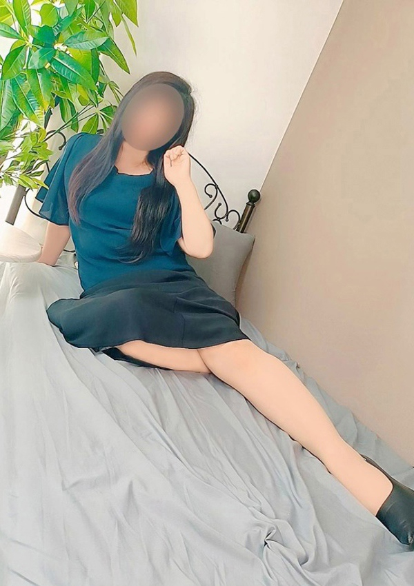 ゆみ、人妻熟女の秘密の関係伊勢崎店 5