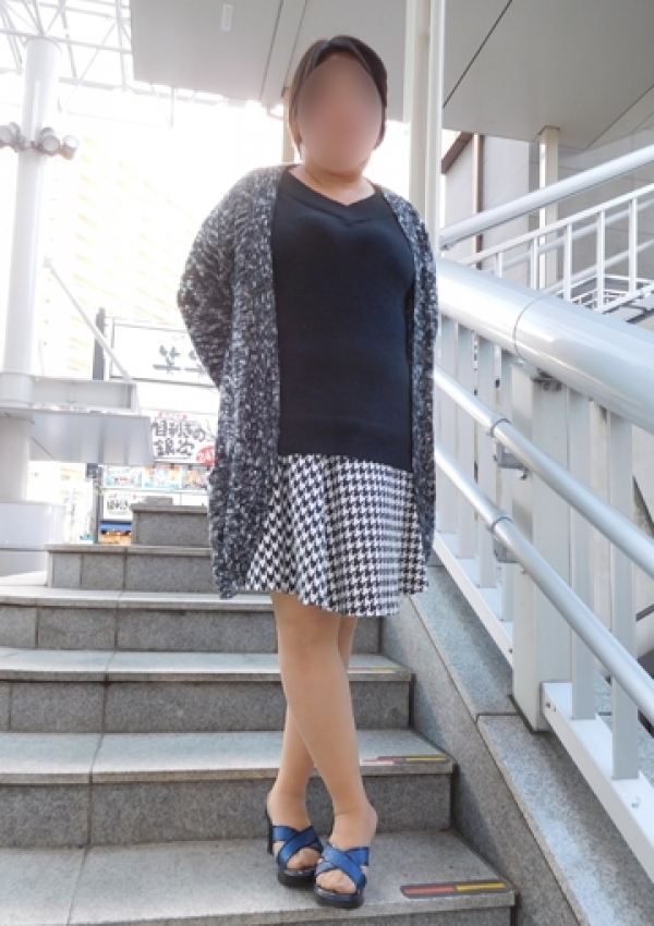 りな、かわいい熟女&おいしい人妻 土浦店 4