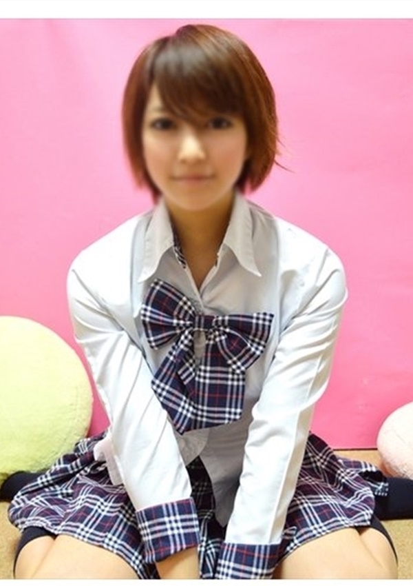 れい、18歳19歳の素人専門店 渋谷素人コスプレ学園 2