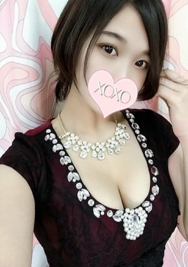 Misato ミサト、XOXO Hug&Kiss 神戸店