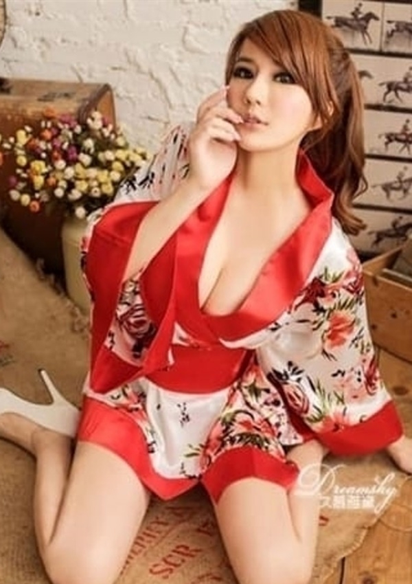 みさき、妖艶な人妻 夜蝶～よるのちょう～