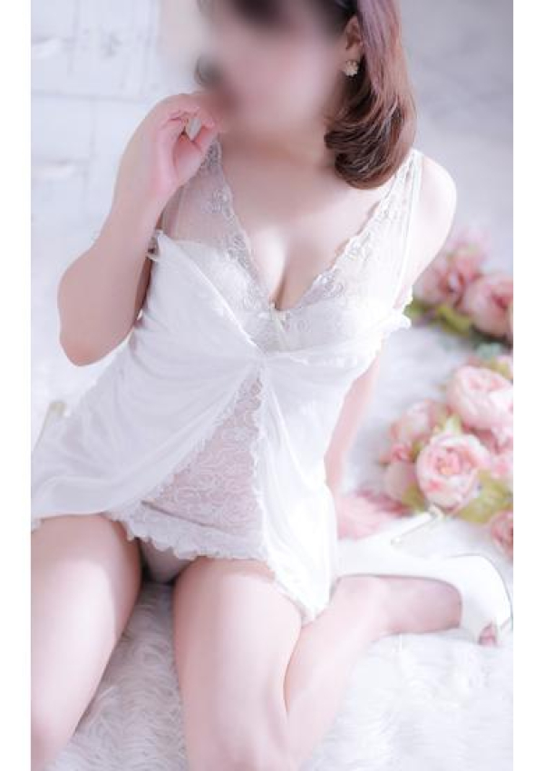 れいな、性腺熟女100% 6