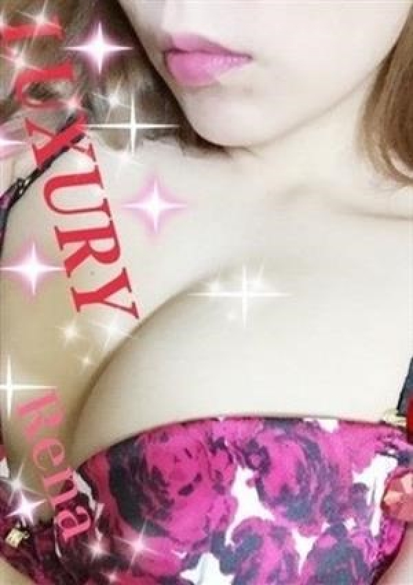 レナ、LUXURY 3